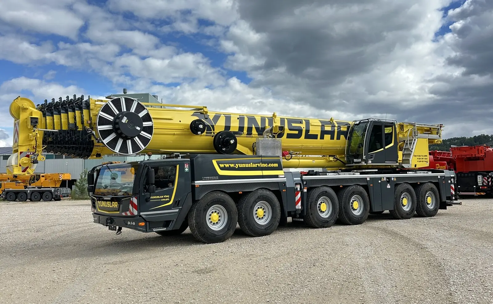 Liebherr 300 Ton (2026)